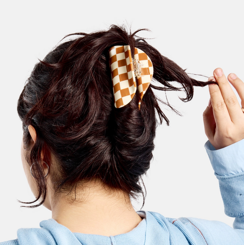 Checker Claw in Caramel