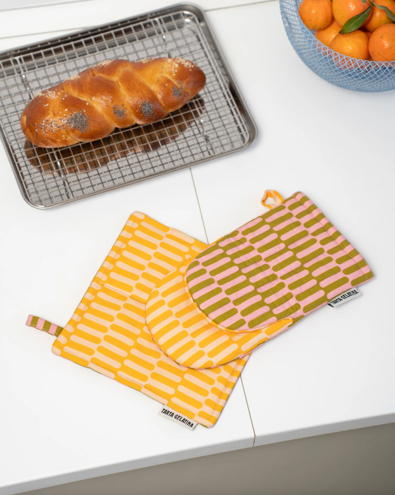 Oven Mitt Pot & Holder Set