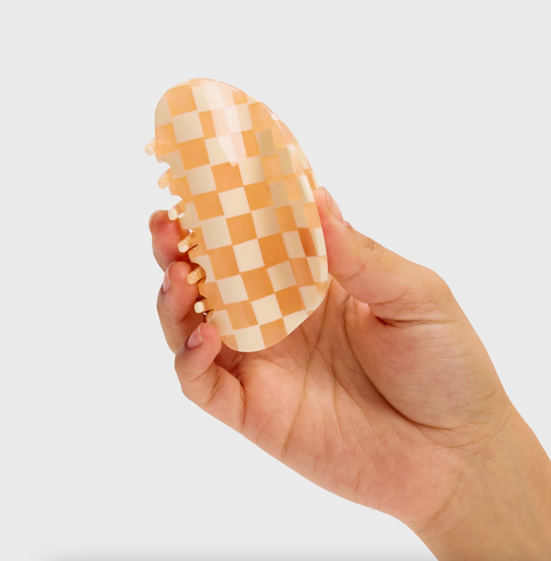 Checker Claw in Frosé