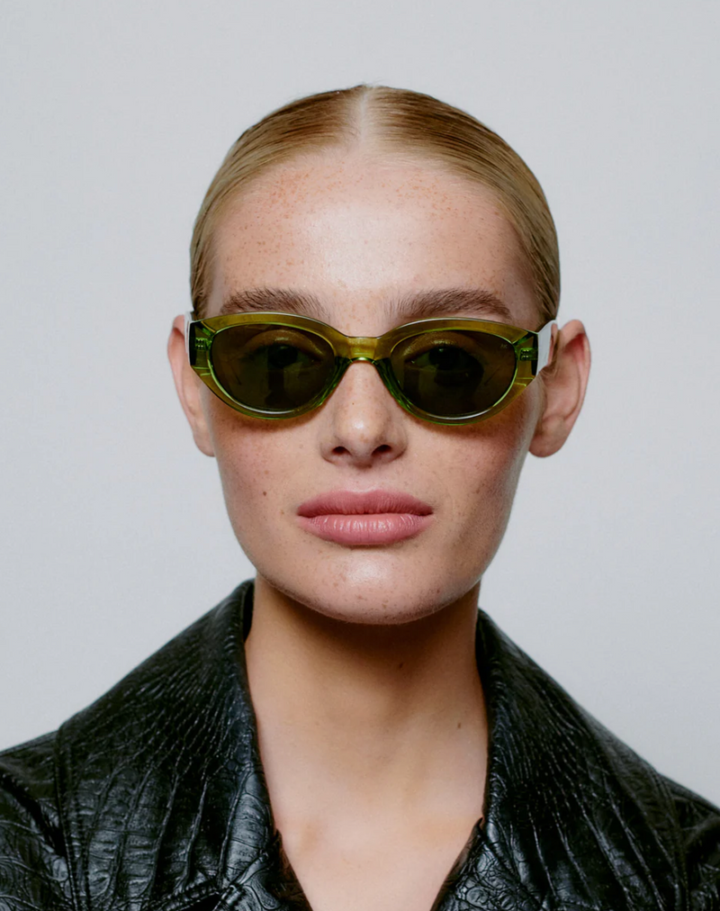 Winnie Sunglasses in Light Olive Transparent