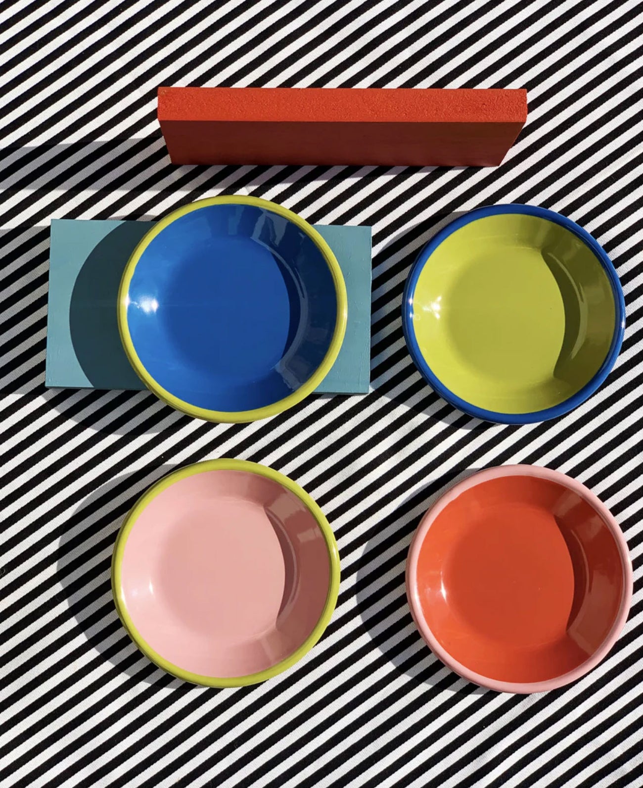 Colorama Enamel Cookie Plate Pink and Chartreuse